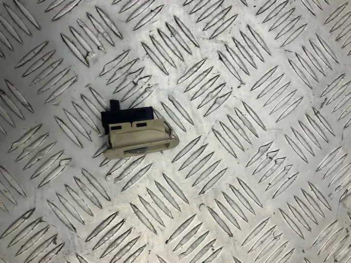 BMW 5 E60 E61 (2004 - 2010) 15939946 Кнопка стеклоподъемников — фото 3