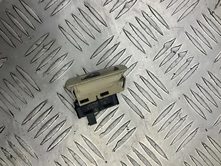 BMW 5 E60 E61 (2004 - 2010) 15939946 Кнопка стеклоподъемников — фото 4