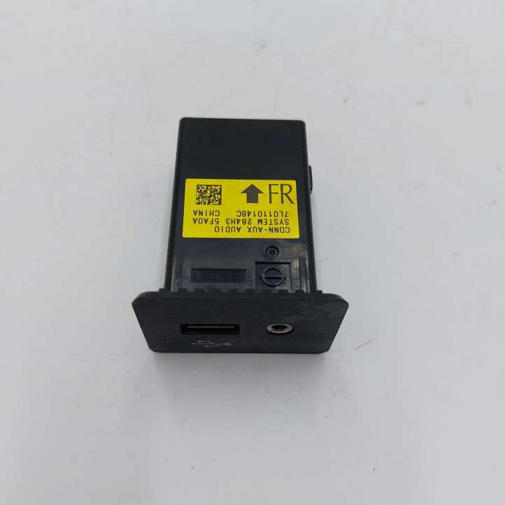 284H35FA0A Nissan Leaf II (ZE1) USB jungtis