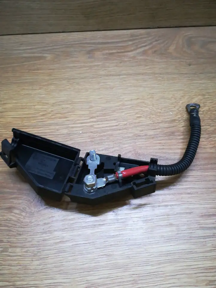 Opel Zafira A (1999 - 2003) 09131663 Плюсовой провод аккумулятора — фото 2