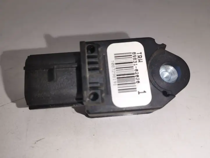 Toyota Corolla Verso AR10 (2004 - 2009) 8983102020 Датчик удара SRS — фото 1