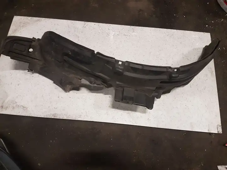 Nissan X-Trail T30 (2001 - 2007)  63840EQ000 Подкрылок