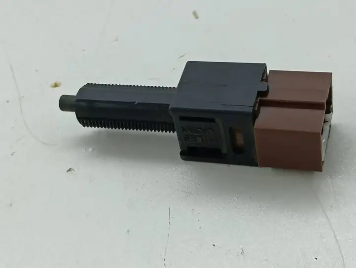 Nissan X-Trail T31 (2007 - 2014)   Датчик тормозной педали