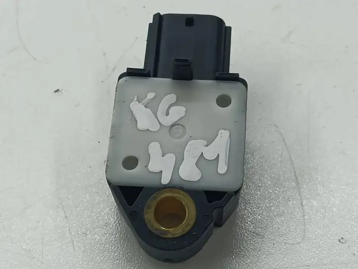 Toyota Avensis T250 (2003 - 2006) 8983305020 Датчик удара SRS — фото 1