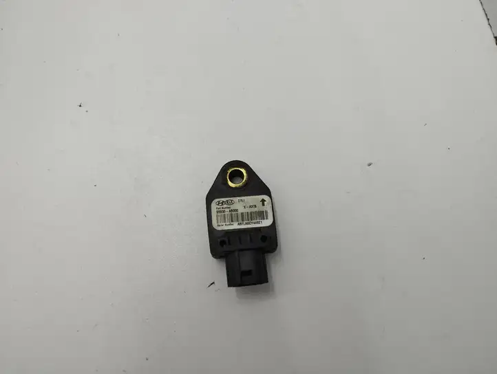 Hyundai i30 (2012 - 2015) 95930A6000 Датчик удара SRS — фото 1