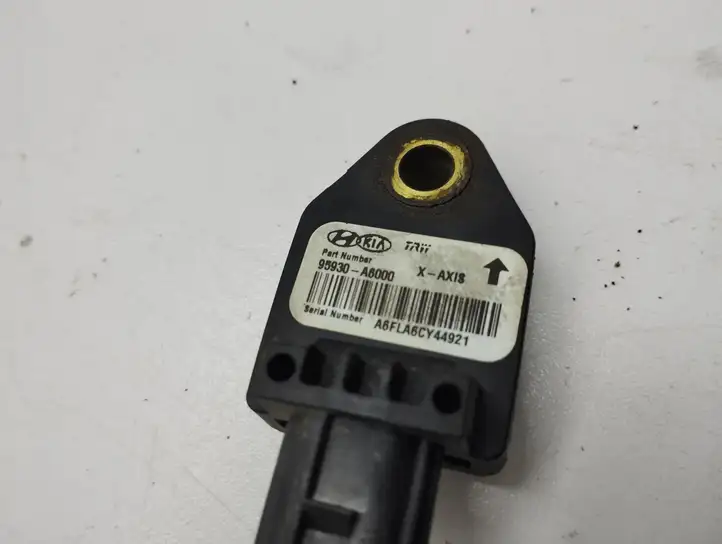Hyundai i30 (2012 - 2015) 95930A6000 Датчик удара SRS — фото 6