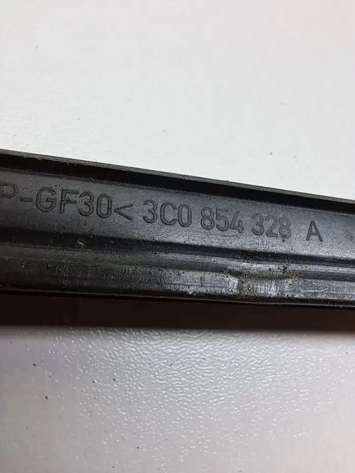 Volkswagen PASSAT B6 (2005 - 2010) 3C0854328A Накладка стоек лобового стекла — фото 3