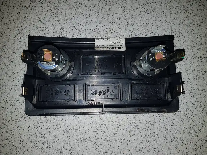 BMW 5 E60 E61 (2004 - 2010) 7034100 Накладка заднего прикуривателя — фото 2