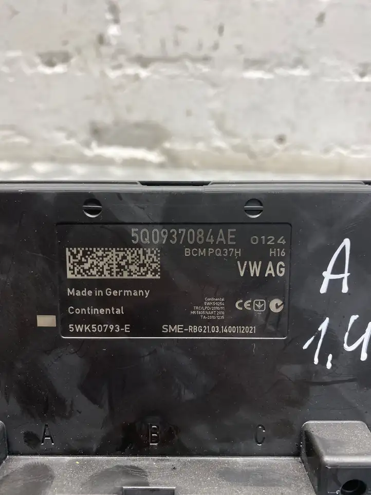 Audi A3/S3 8V (2012 - 2016) 5Q0937084AE Модуль комфорта — фото 3