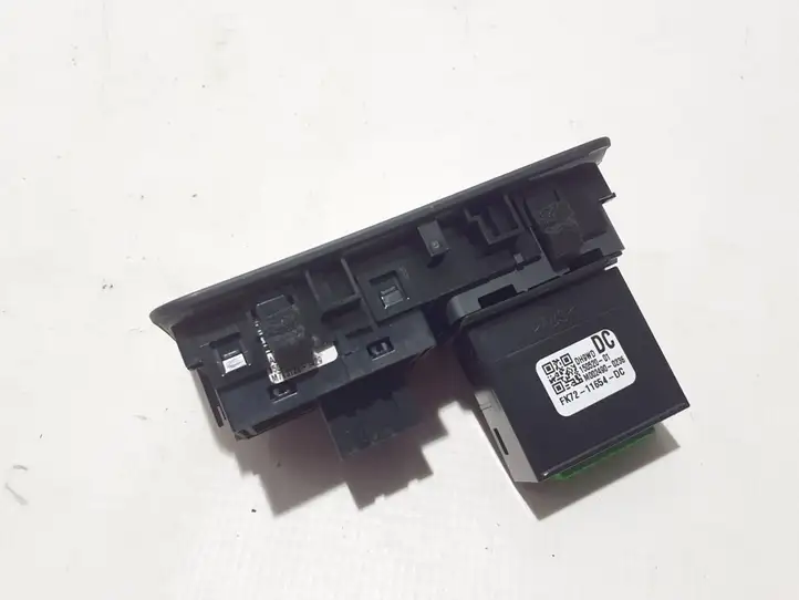 Land Rover Discovery Sport (2014 - 2019) FK7211654DC Кнопка закрытия крышки багажника — фото 3