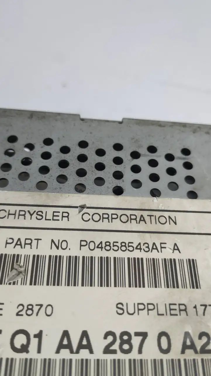Chrysler PT Cruiser (2000 - 2010) P04858543AF Магнитола / мультимедийная система — фото 3