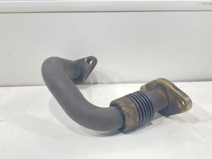 Volkswagen PASSAT B6 (2005 - 2010) 03G131521A Трубка EGR — фото 4