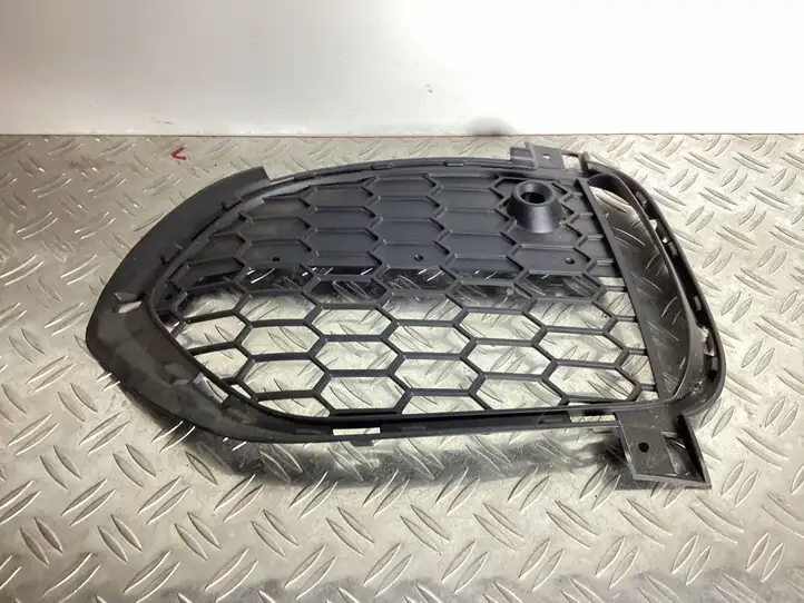 BMW X5 F15 (2013 - 2017) 51118053883 Решетка противотуманной фары — фото 1