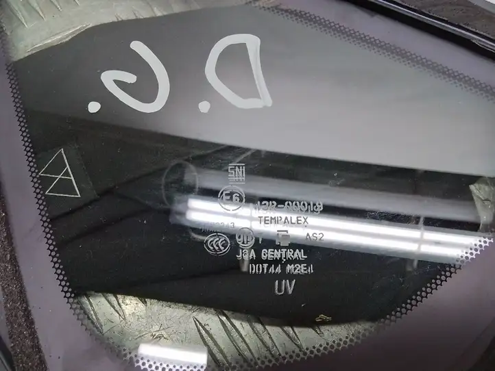 Infiniti Q70 Y51 (2013 - 2019) 43R00018 Заднее боковое стекло — фото 2