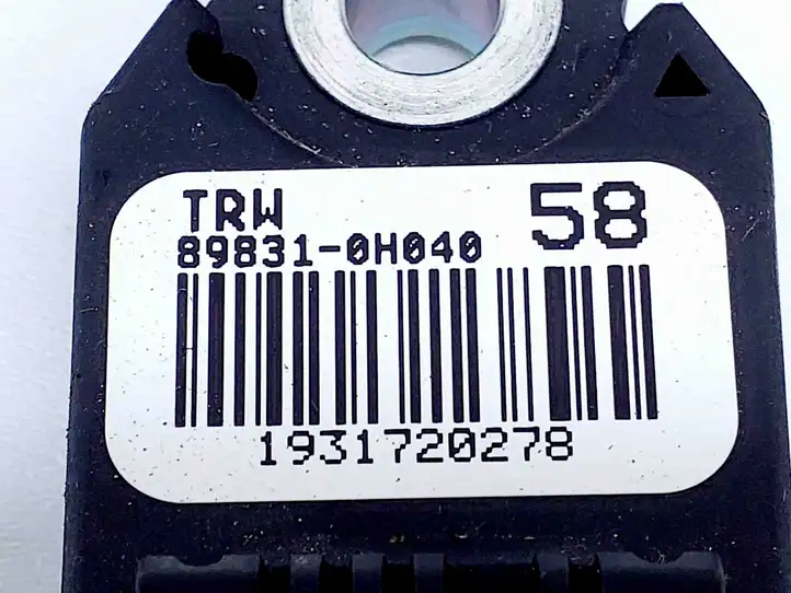 Toyota Aygo AB40 (2018 - 2021) 898310H040 Датчик удара SRS — фото 2
