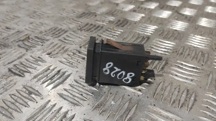 Volkswagen PASSAT B5.5 (2001 - 2005) 3B0959621C Кнопка обогрева стекла — фото 2