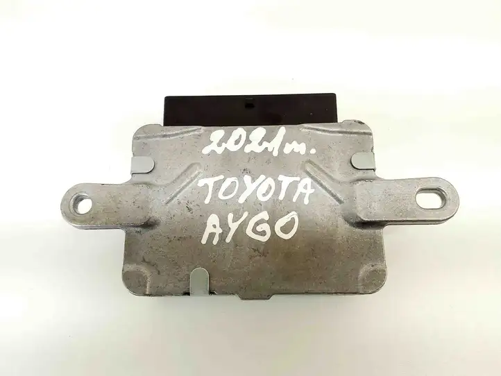 Toyota Aygo AB40 (2018 - 2021) 896500H150 Блок управления усилителем руля — фото 3