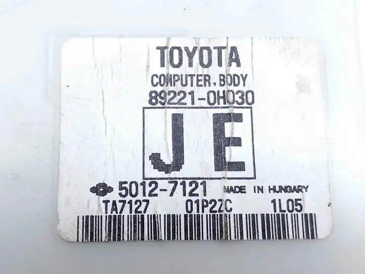 Toyota Aygo AB40 (2018 - 2021) 892210H030 Блок монтирования реле — фото 3