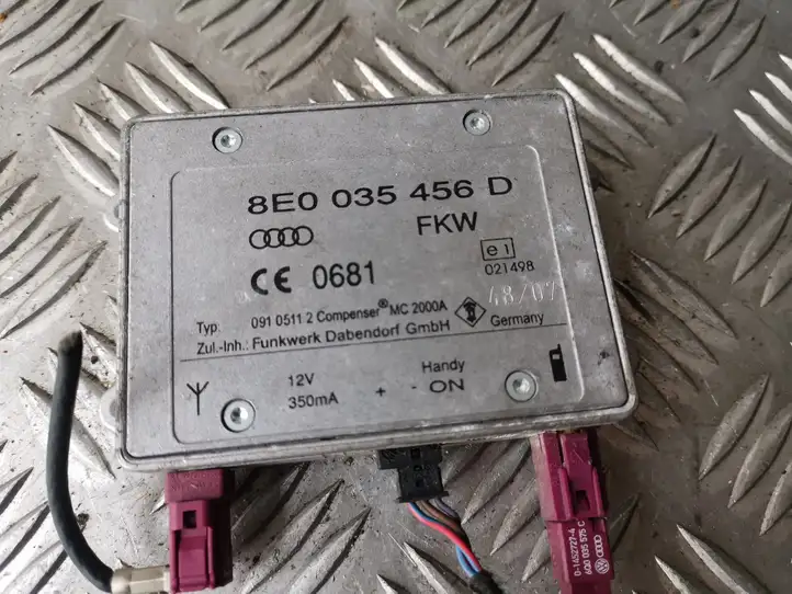 Audi A6 S6 C6 4F (2004 - 2008) 8E0035456D Усилитель антенны — фото 2