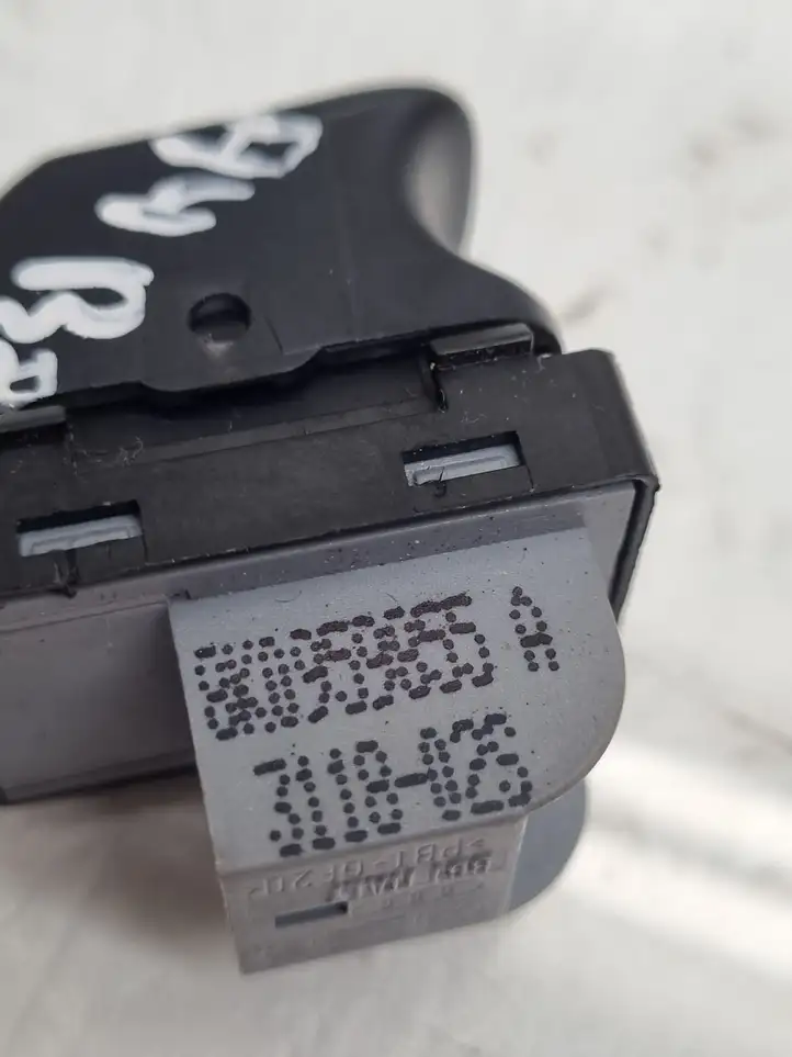 Audi A4 S4 B8 8K (2007 - 2011) 8K0959855A Кнопка стеклоподъемников — фото 4