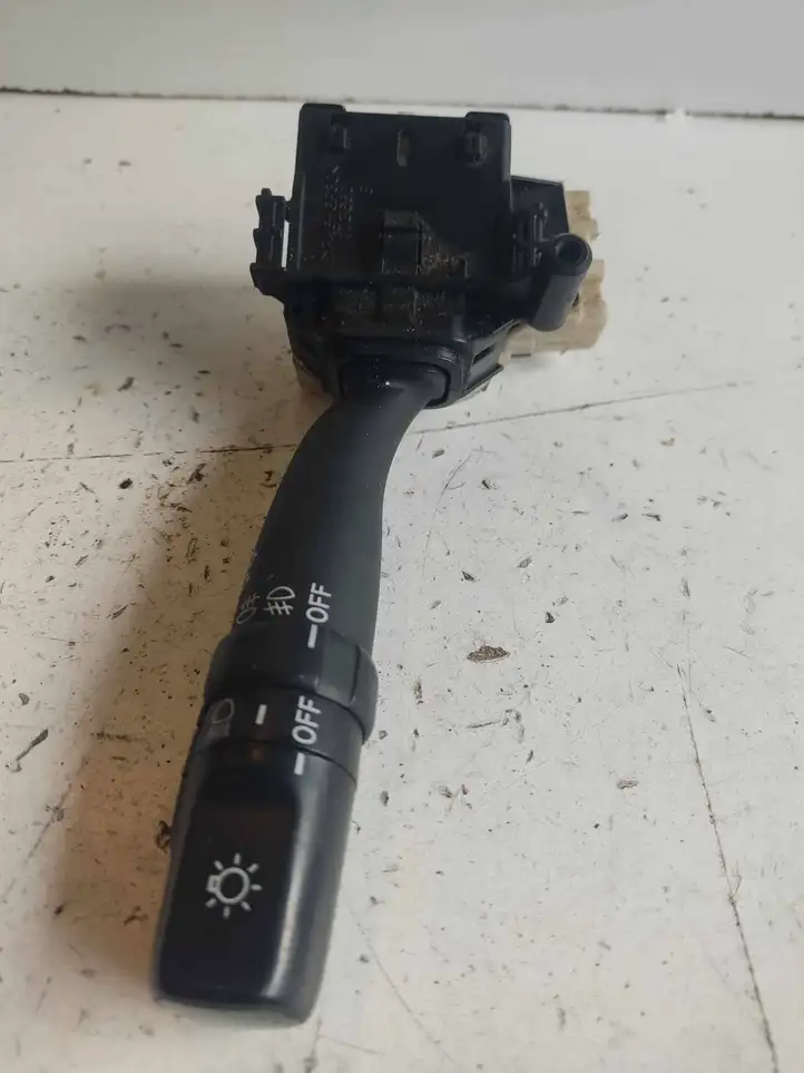 Toyota Corolla Verso AR10 (2004 - 2009) 8414005110 Включатель фонарей — фото 1