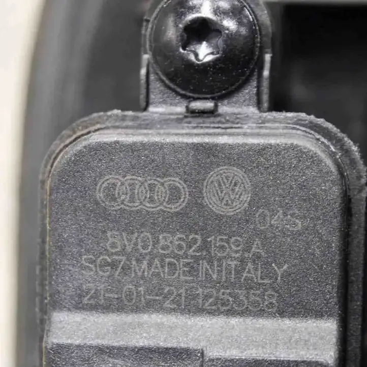 Skoda Kamiq (2019 - ) 8V0862159A Отделка лючка топливного бака — фото 5