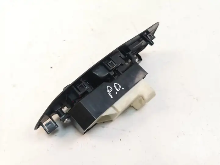 Toyota Auris 150 (2006 - 2012) 7423102540 Блок кнопок стеклоподъемников — фото 2