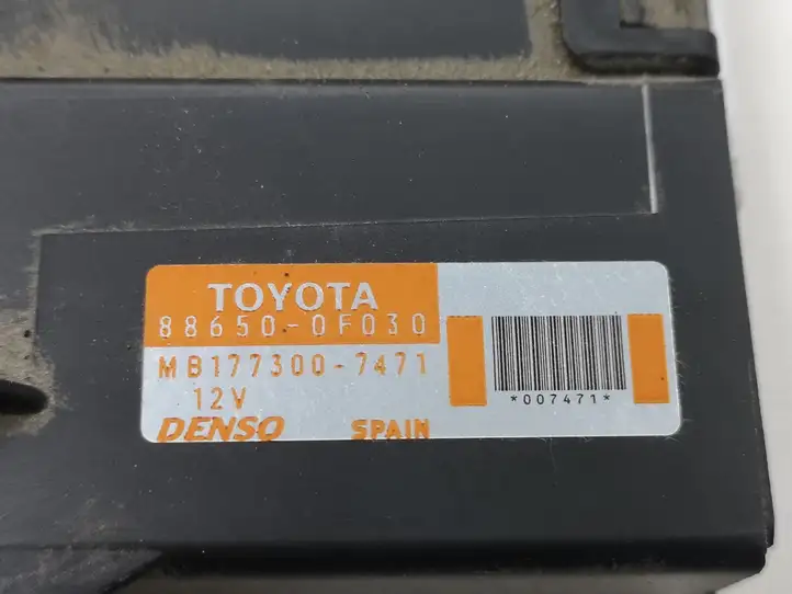 Toyota Corolla Verso AR10 (2004 - 2009) 886500F030 Модуль управления кондиционером — фото 4