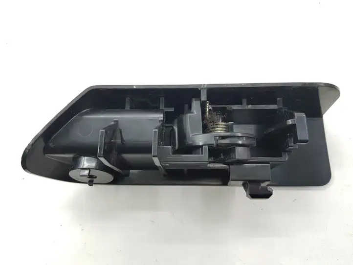 Toyota Prius (XW30) (2009 - 2015) Включатель открытия топливного бака — фото 2
