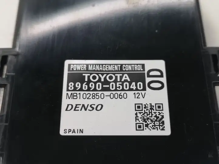 Toyota Avensis T270 (2009 - 2012) 8969005040 Блок управления электропитанием — фото 5
