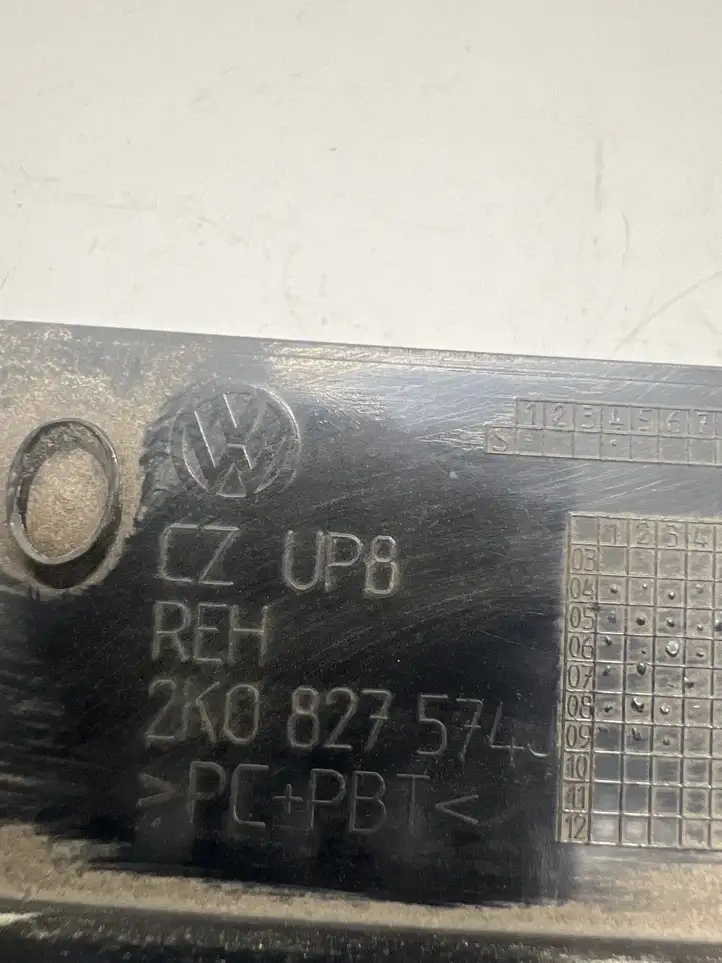 Volkswagen Caddy (2004 - 2010) 2K0827574J Подсветка номера — фото 9