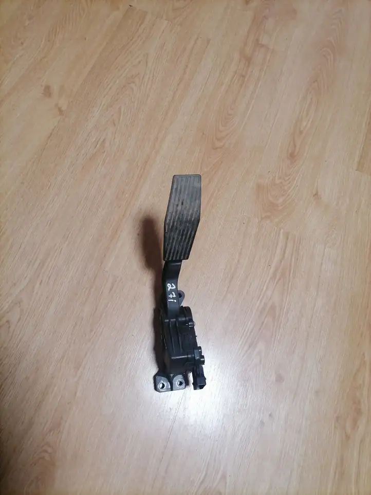 Opel Vectra C (2002 - 2005) 9186724CE Педаль акселератора — фото 1