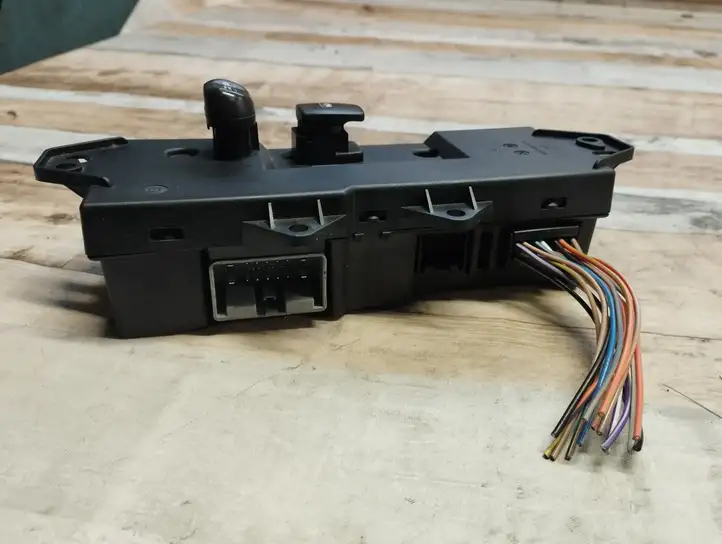 Chrysler Pacifica (2003 - 2008) 04685982AF Кнопка стеклоподъемников — фото 2