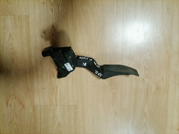 Opel Zafira (1999 - 2003)  9202341 Педаль акселератора