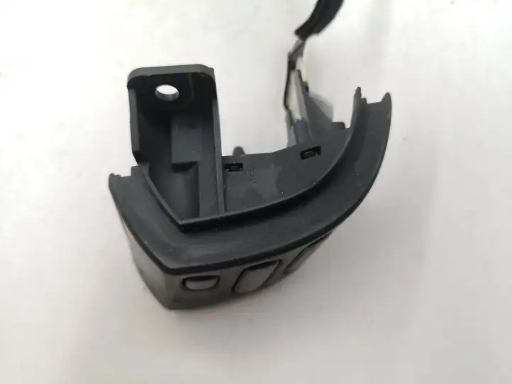 Toyota Corolla Verso AR10 (2004 - 2009) Кнопки на рулевом колесе — фото 5