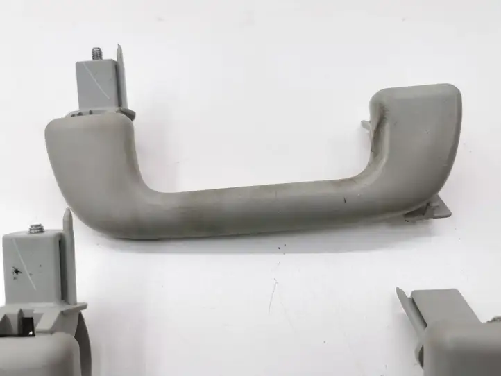 Toyota Corolla Verso AR10 (2004 - 2009) Потолочная ручка передняя — фото 5
