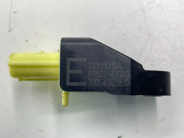 Toyota RAV 4 (XA30) (2006 - 2016) 8983142010 Датчик удара SRS — фото 2