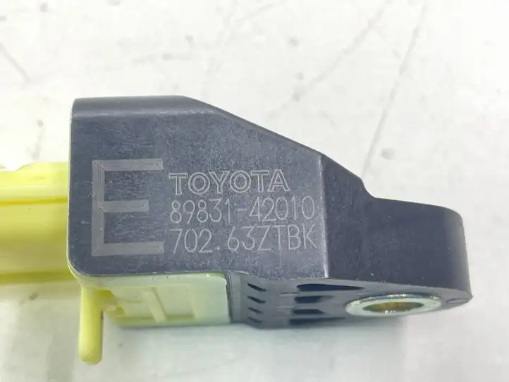 Toyota RAV 4 (XA30) (2006 - 2016) 8983142010 Датчик удара SRS — фото 3