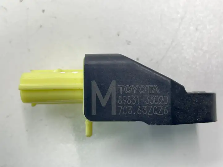 Toyota RAV 4 (XA30) (2006 - 2016)  8983133020 Датчик удара надувных подушек