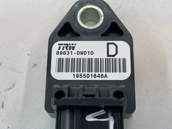 Toyota Corolla Verso AR10 (2004 - 2009) 898310W010 Датчик удара SRS — фото 4
