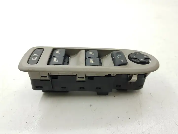 Citroen C5 (2008 - 2017) 96660258ZW Кнопка стеклоподъемников — фото 2