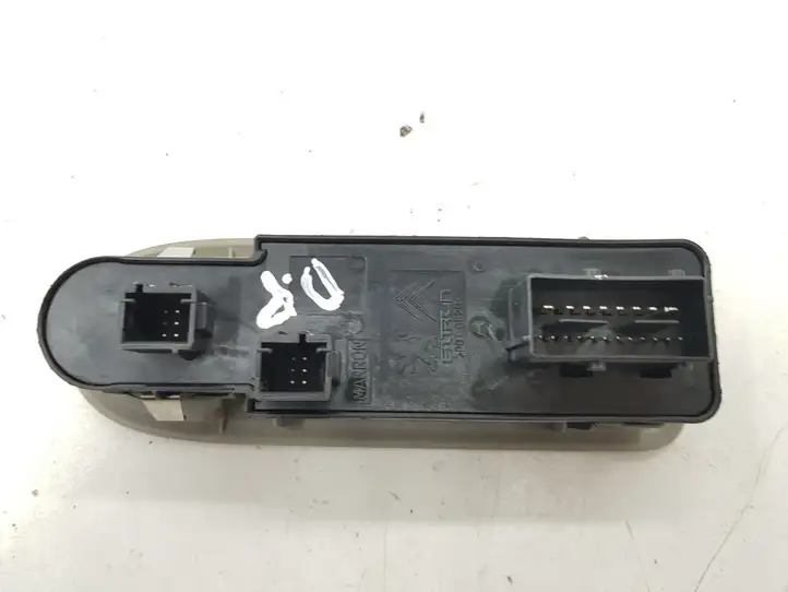 Citroen C5 (2008 - 2017) 96660258ZW Кнопка стеклоподъемников — фото 5