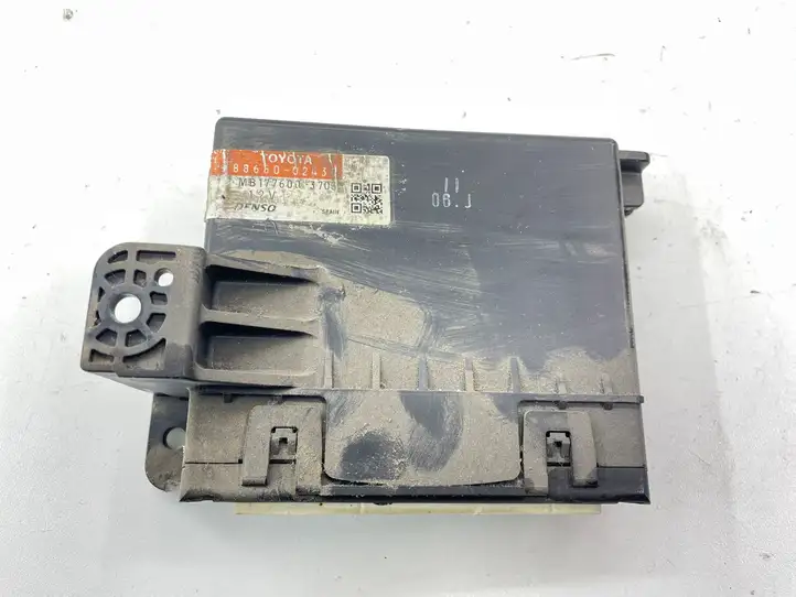 Toyota Auris 150 (2006 - 2012) 8865002430 Модуль управления кондиционером — фото 1