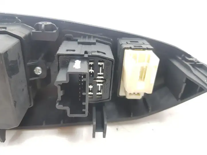 Opel Antara (2006 - 2011) 202005436 Кнопка стеклоподъемников — фото 7