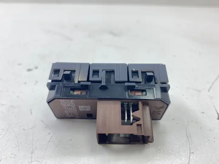 Peugeot 5008 (2009 - 2013)  96656492 Включатель системы стабильности (ESP)