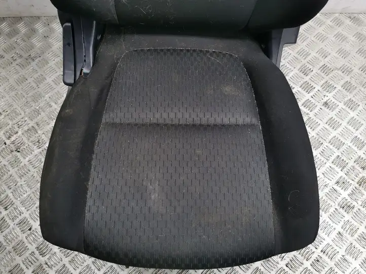 Mitsubishi Outlander (2012 - 2014) Переднее сиденье пассажира — фото 4