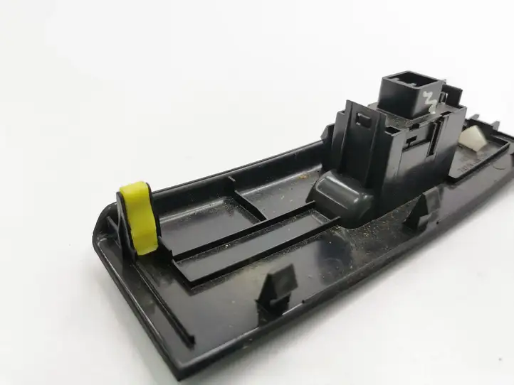 Toyota Corolla Verso AR10 (2004 - 2009) 742310F030 Блок кнопок стеклоподъемников — фото 7