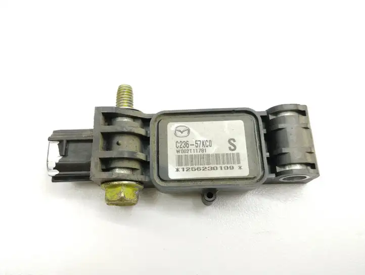 Mazda 5 (2005 - 2010) C23657KC0 Датчик удара SRS — фото 4