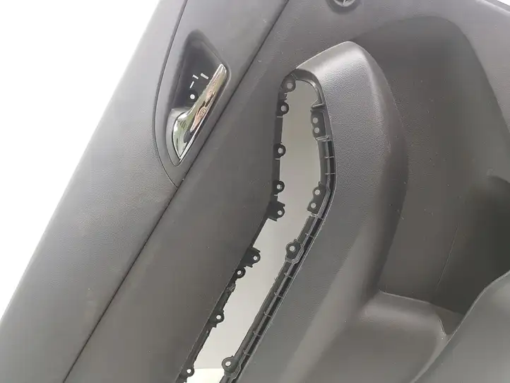 Chevrolet Orlando (2010 - 2015) 95981958 Обшивка задней двери — фото 12