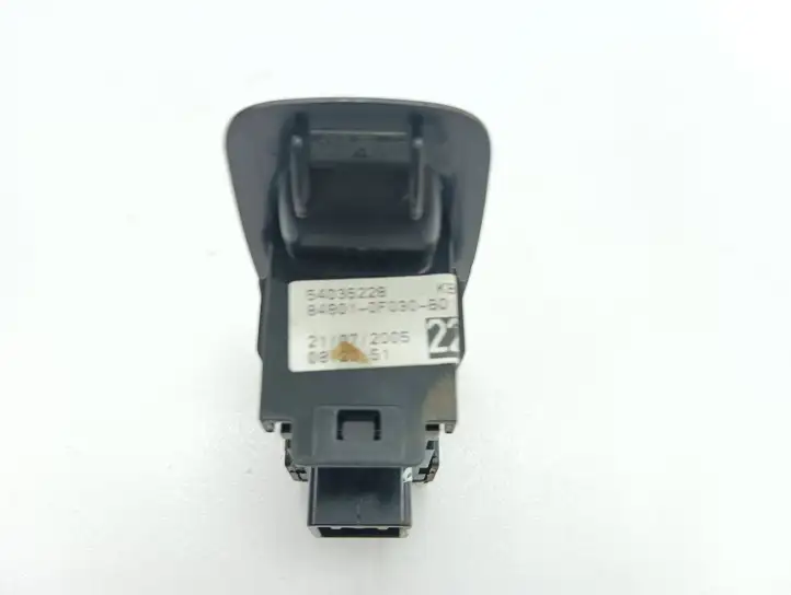 Toyota Corolla Verso AR10 (2004 - 2009) 848010F030 Блок кнопок стеклоподъемников — фото 5